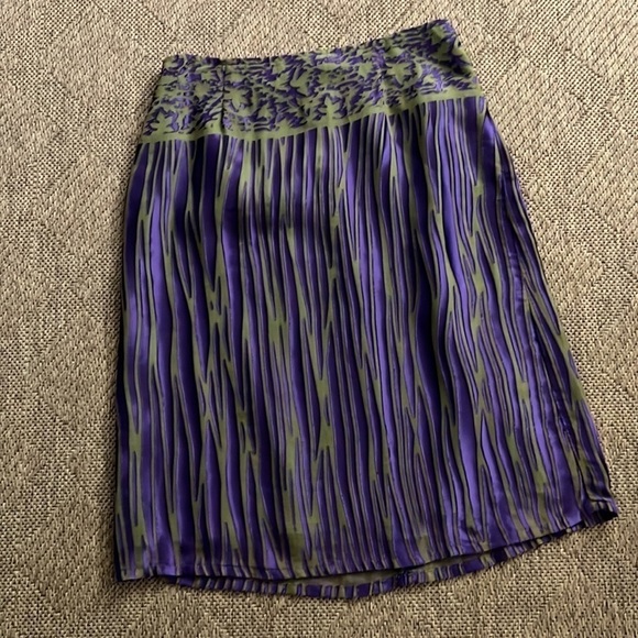 Linda Bertozzi Rayon Silk Blend Beautiful Skirt size 2 - Picture 9 of 9